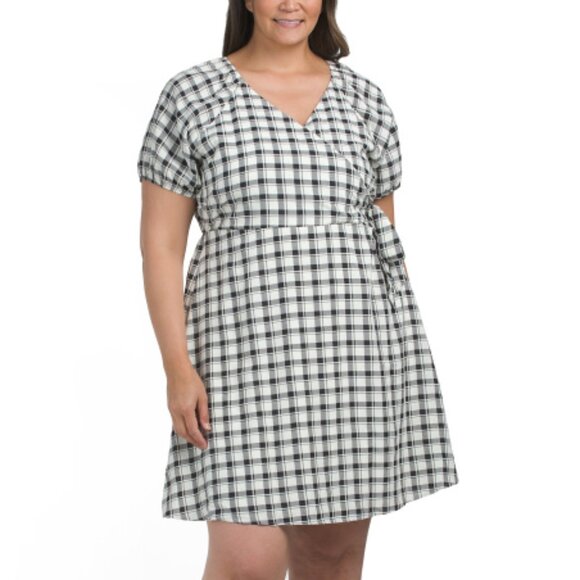 Gilli Dresses & Skirts - GILLI Plus Plaid Faux Wrap Dress